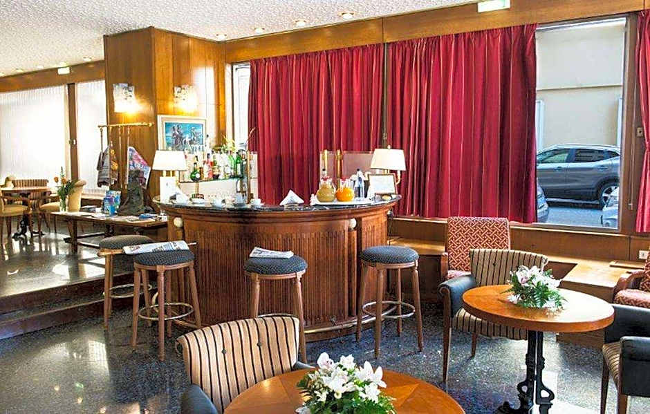 Royal Palace Hotel