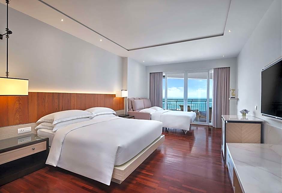 Photo 1 of 5 of Premium 1 King Bed, Ocean View