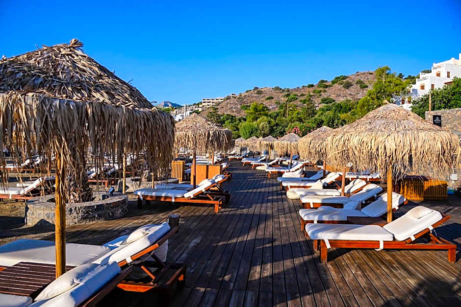 Royal Marmin Bay Boutique & Art Hotel