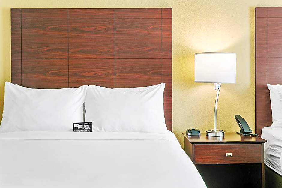 Cobblestone Hotel & Suites - Wickenburg