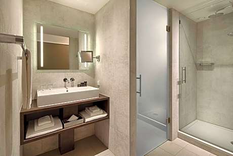 Superior Room, 1 King Bed