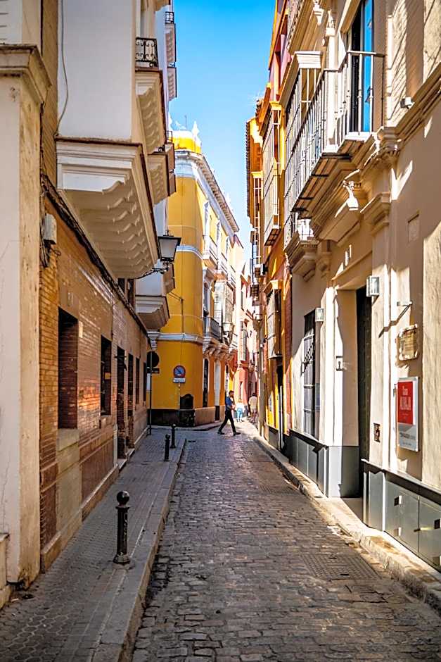 Casa Alhaja by Shiadu