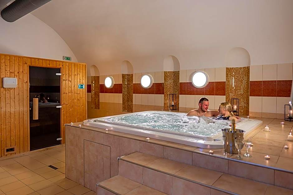 Zamek Cerveny Hradek