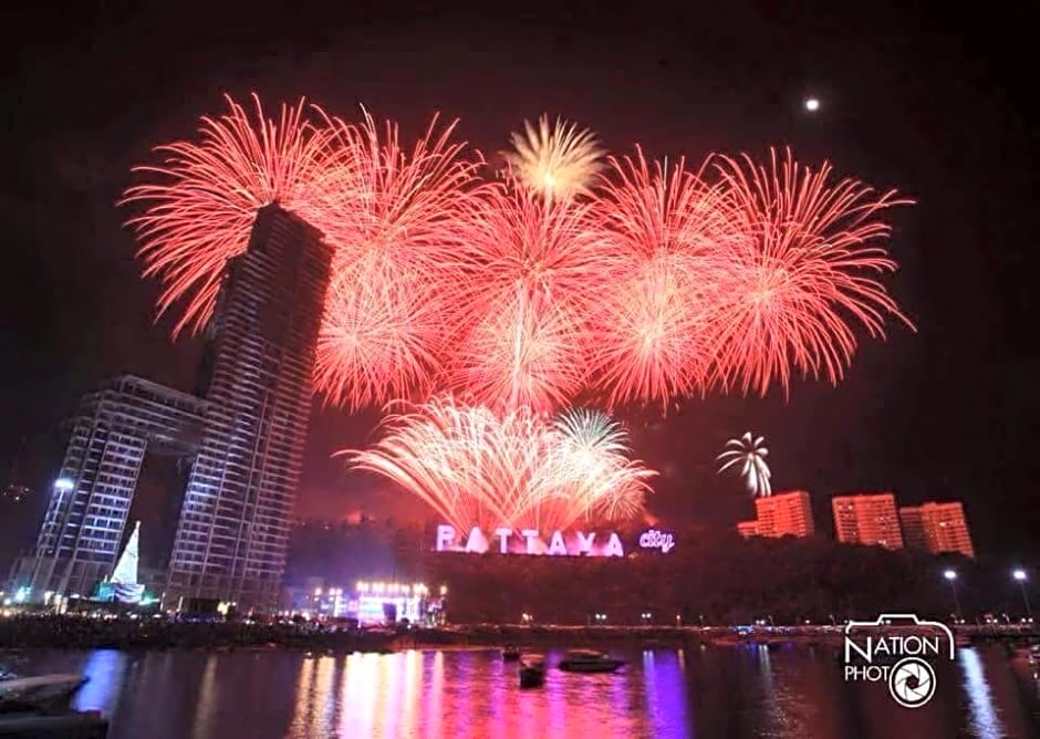 B&B View Talay 1B by Franco Jontiem