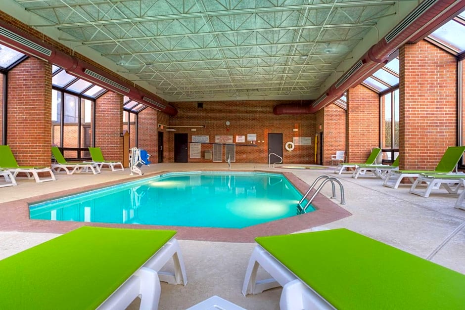 Comfort Inn & Suites Evansville Airport