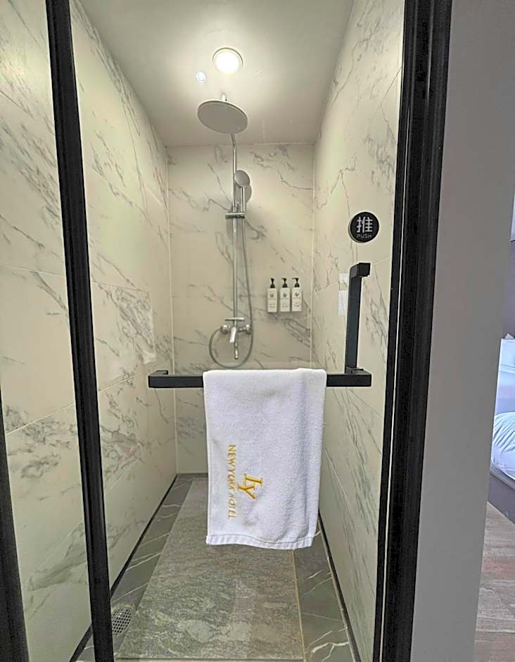 Ly New York Hotel