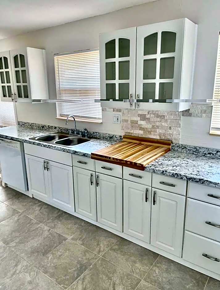 Beach House 15 min from Clearwater Beach