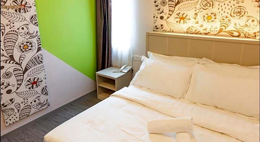 THE CROWN HOTEL @ KLIA 