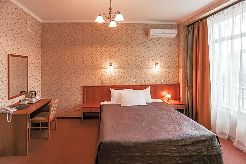 Готель Дніпро Dnipro Hotel