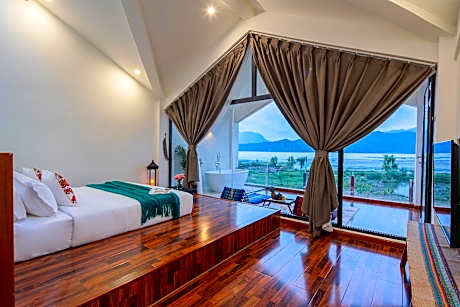 Lugu Lake Luxury Private Hotel