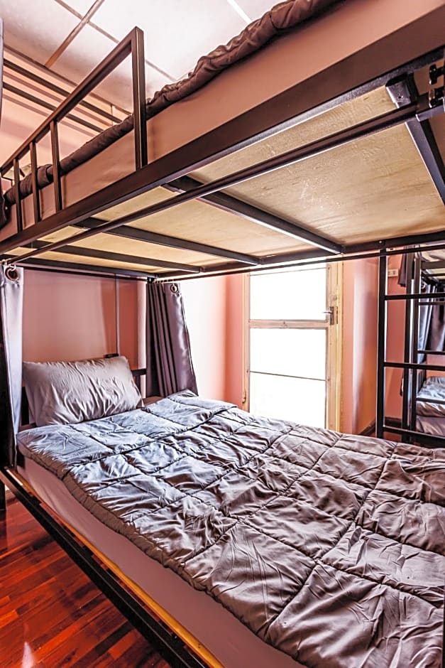 Baan Mee Suk Ayutthaya