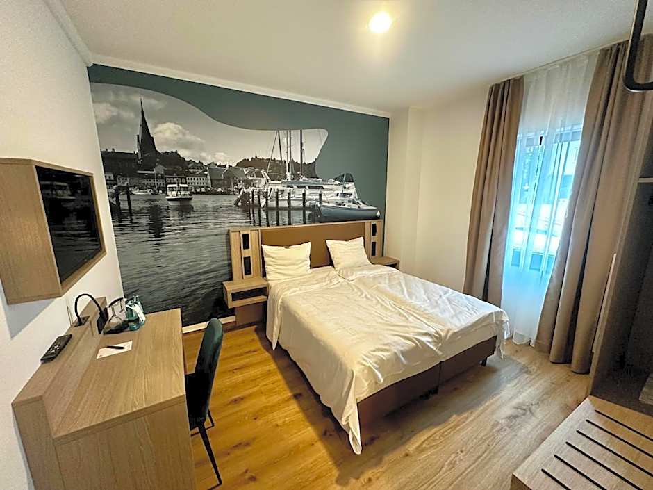 Photo 1 of 5 of Double Room