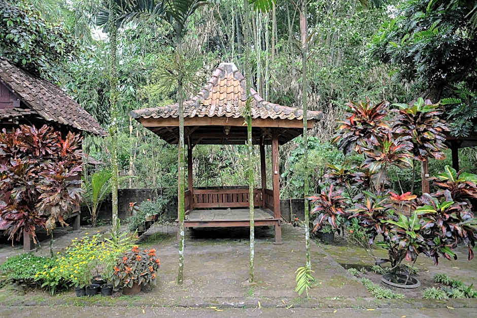 RedDoorz near Museum Gunung Merapi