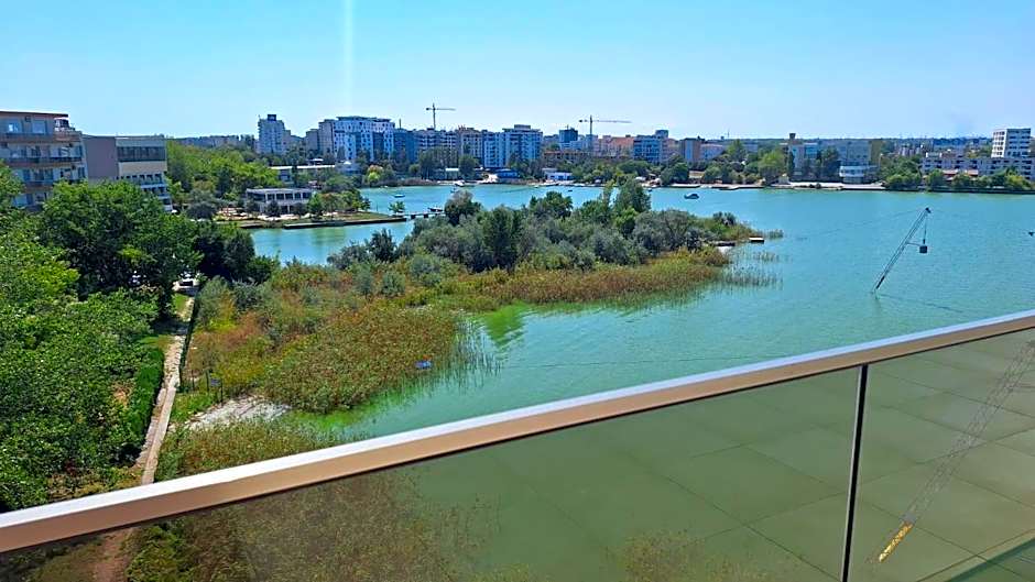 Solid Magic Apart Hotel