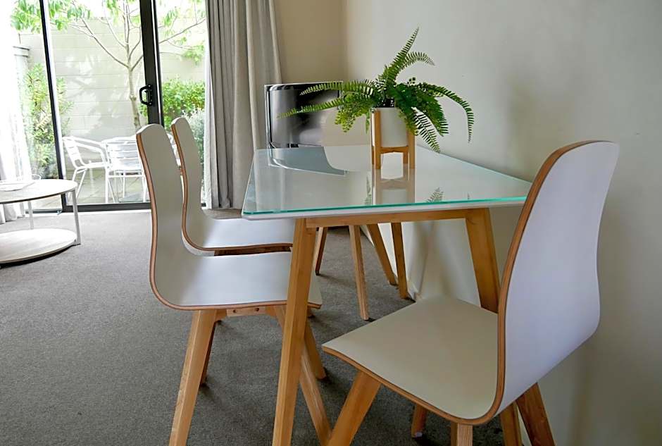 Alpine Lake Motor Lodge