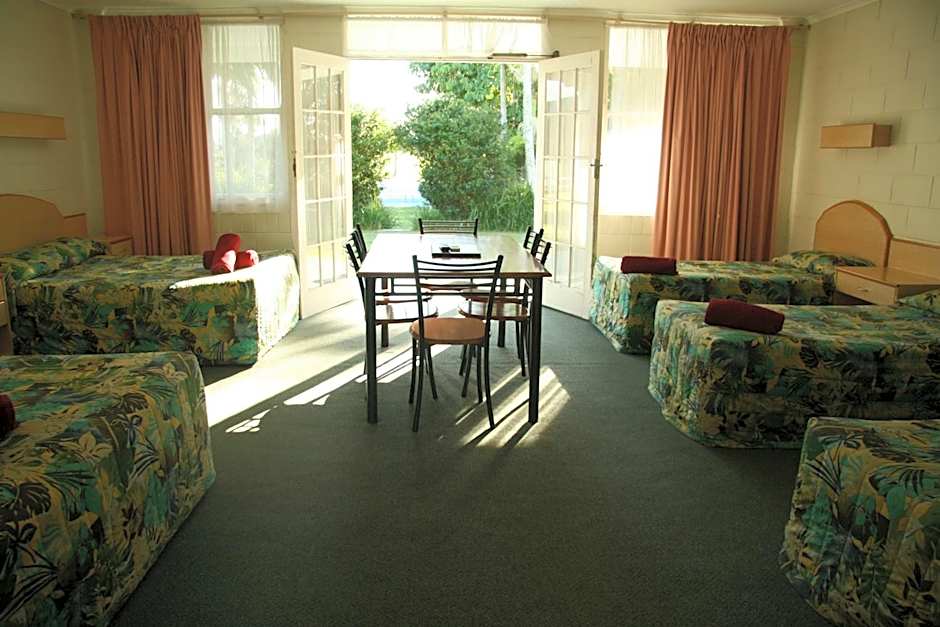 Colonial Court Motor Inn