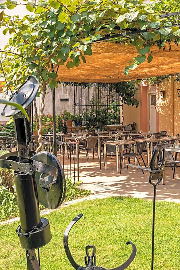 Hôtel Restaurant Les Touristes