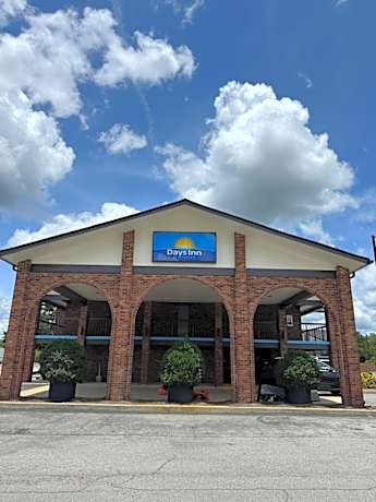 Days Inn by Wyndham Clanton AL