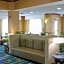 Holiday Inn Express Hotel & Suites Manchester - Airport By IHG