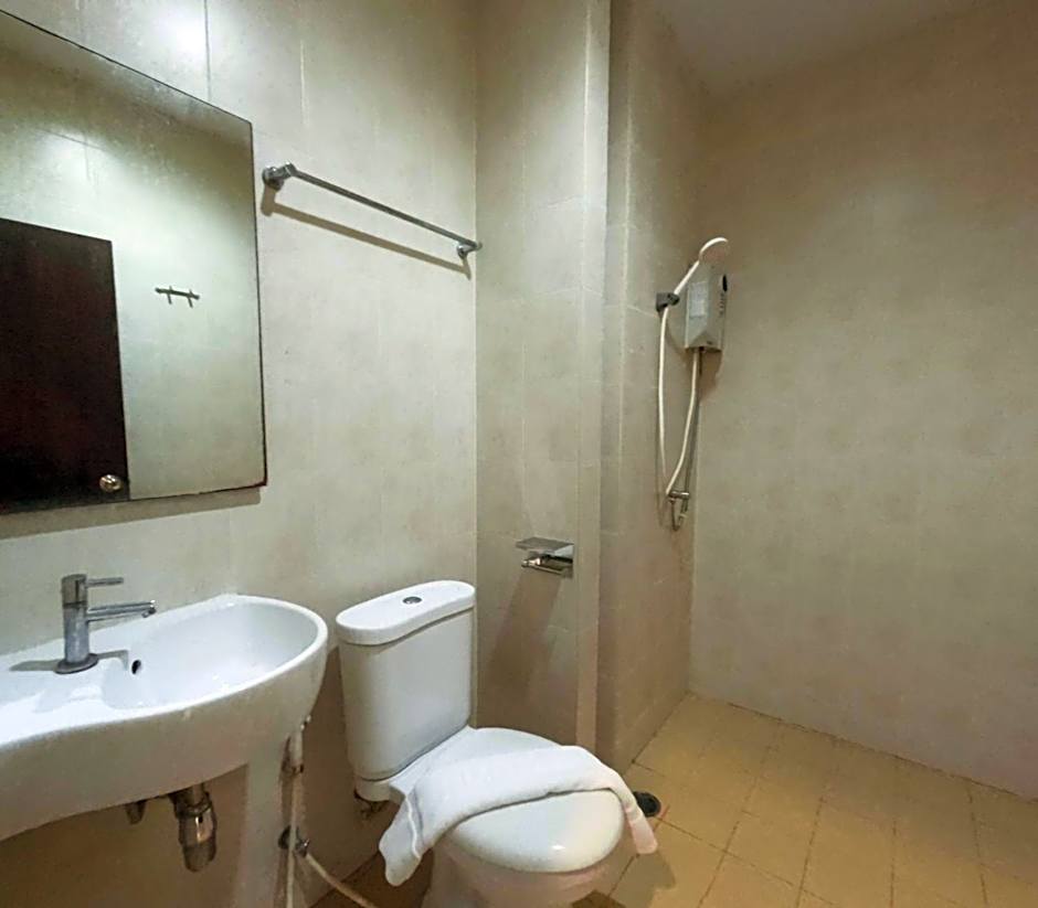 Le Ranong Bistro Hotel