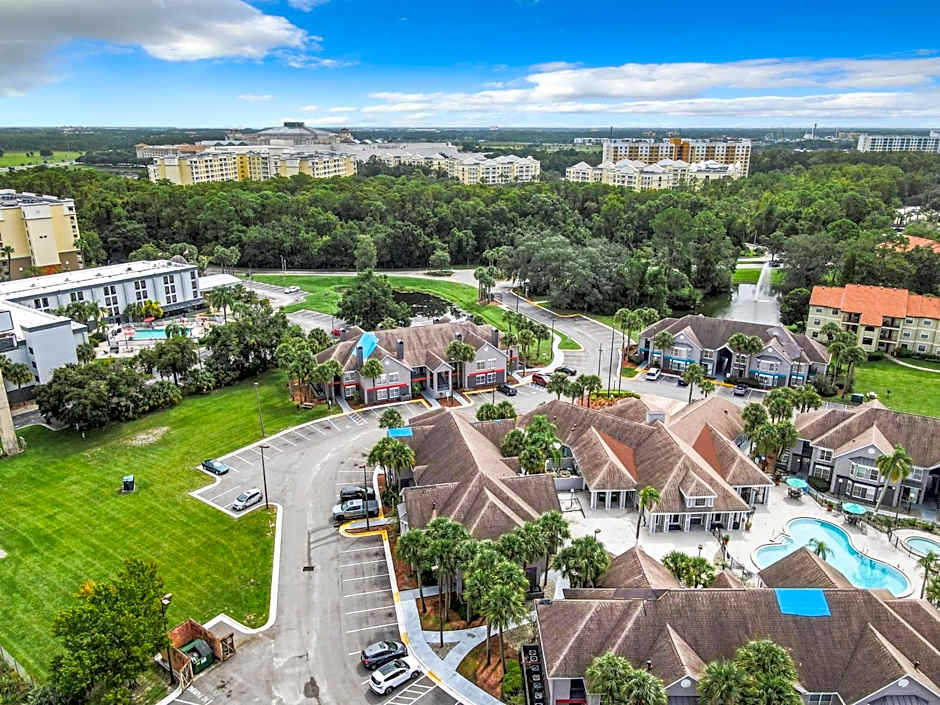 Be Our Guest! 1 Bedroom Condo Near Disney Parks!
