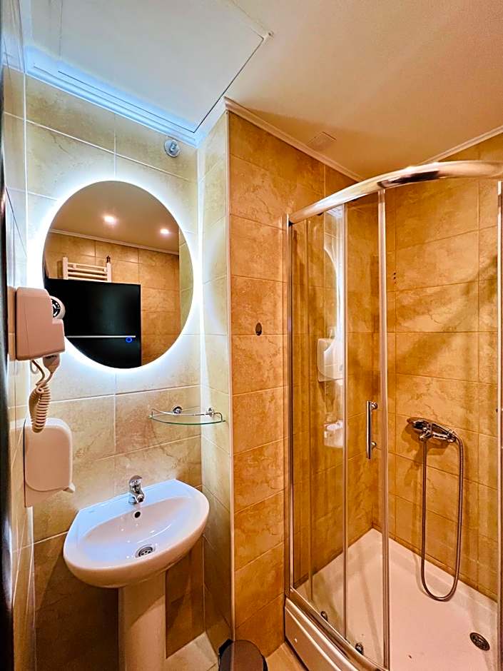 Side One Design Hotel Garni