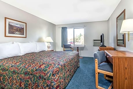 1 Queen Bed Non-Smoking