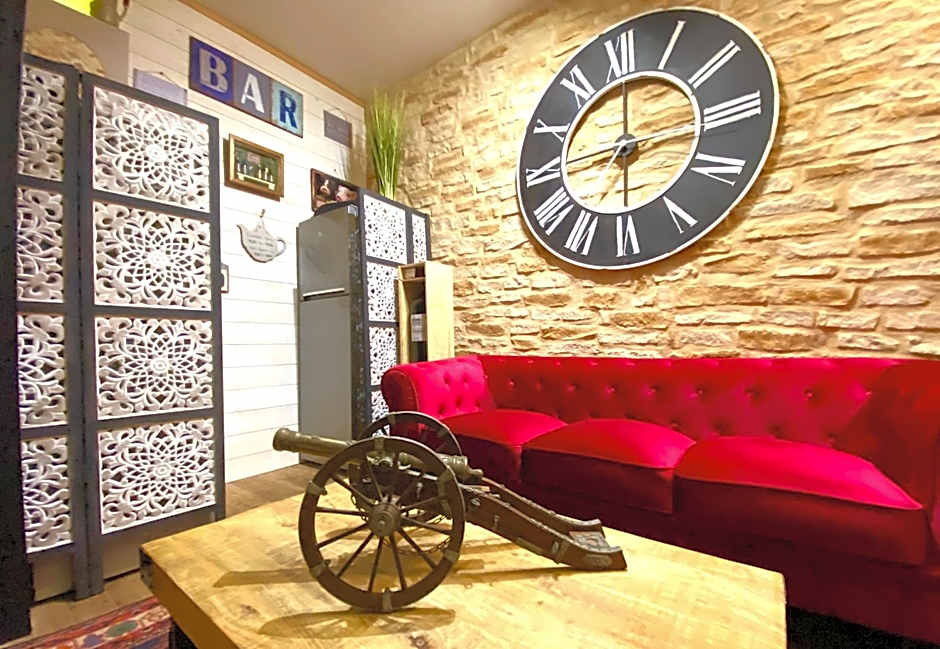 Ô Clair de Lune au cœur de Sarlat - Chambres climatisées - Parking privé - Piscine chauffée - Spa et massages
