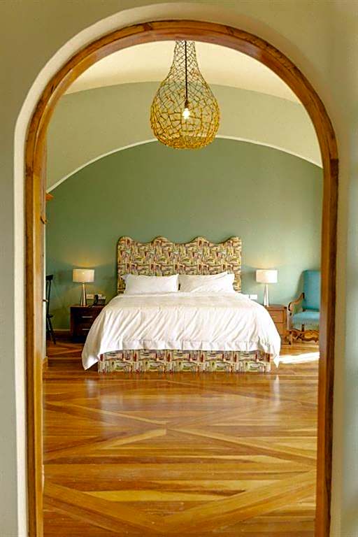 Alta Las Palomas Hotel