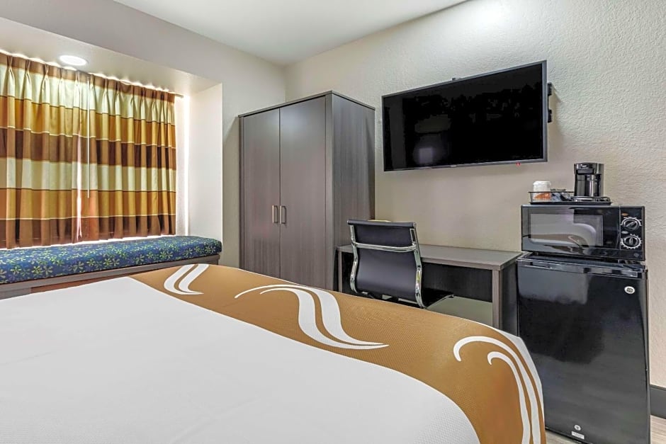Quality Inn & Suites Longview I-20