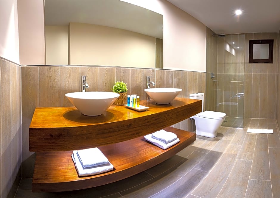 Photo 1 of 4 of Standard Suite, Pool View