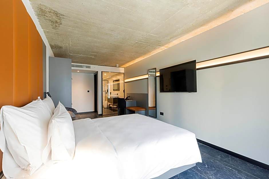 The Londoner Hotel St. Julian's