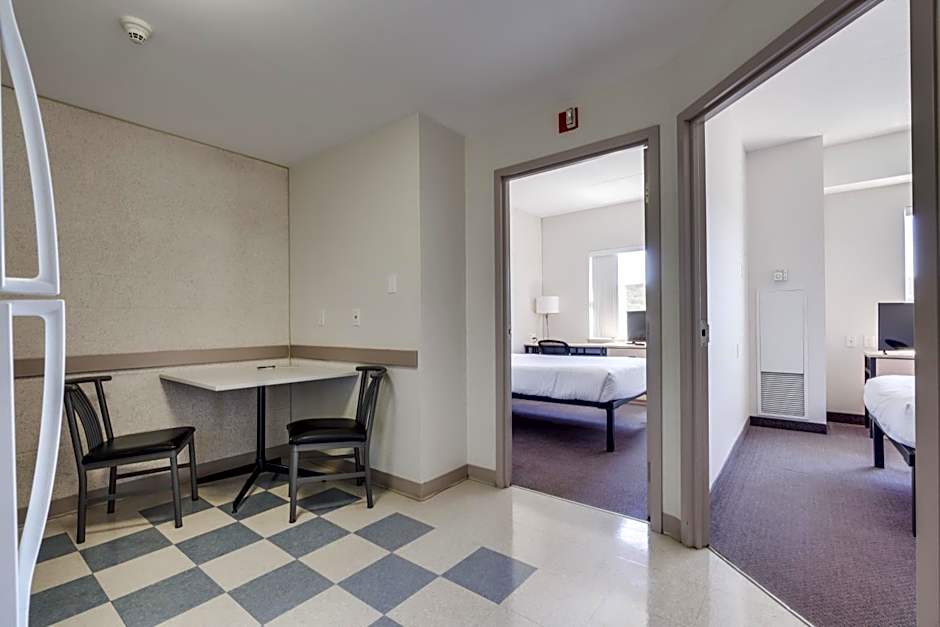 Residence & Conference Centre - Niagara-on-the-Lake