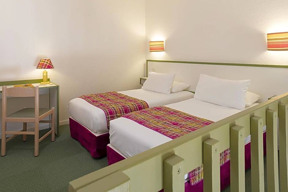 Logis Hotel Restaurant Les Cedres