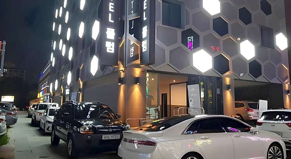 Plum Hotel
