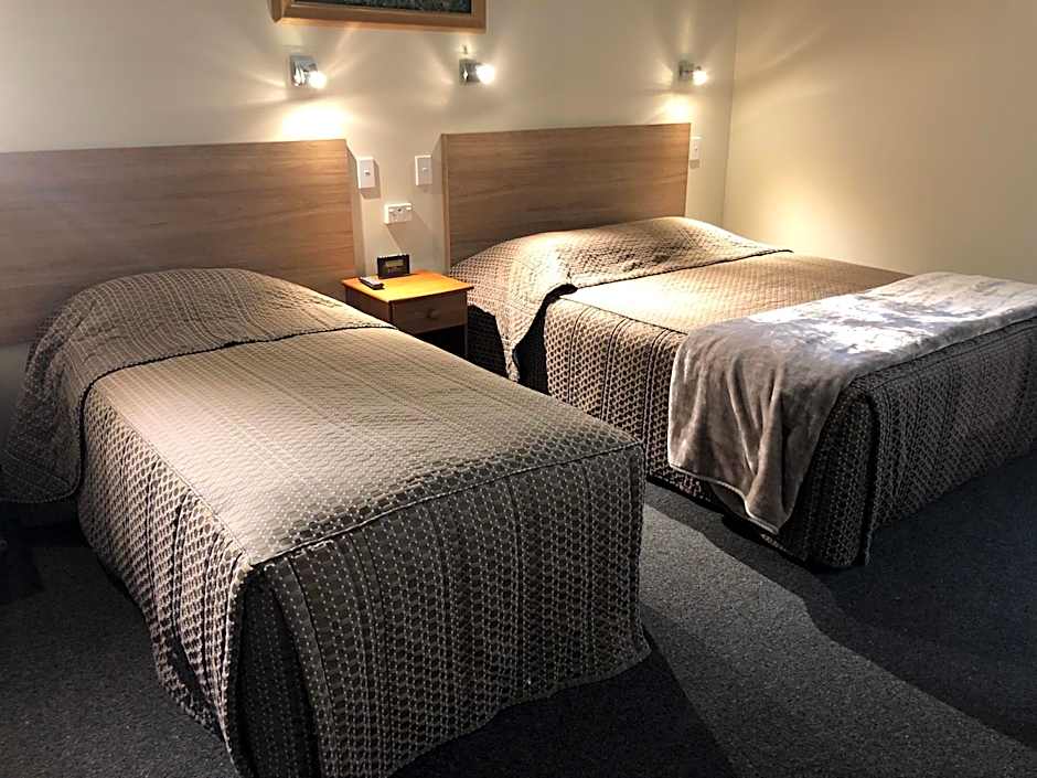 Manapouri Lakeview Motor Inn