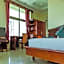 Greenlight Hotel