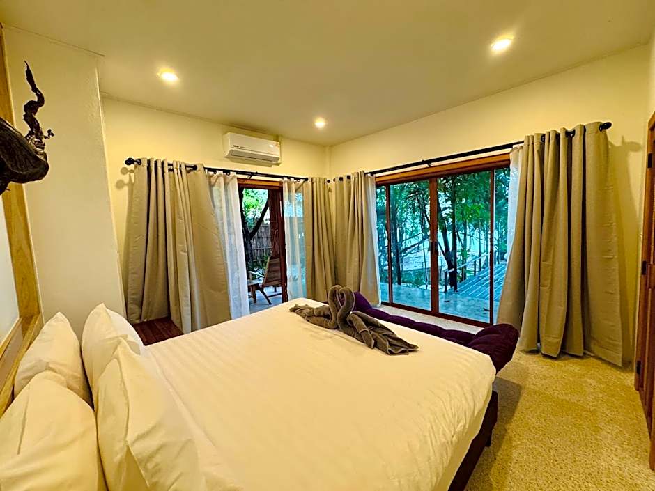 Sunny Cove Beach Resort Koh Phayam