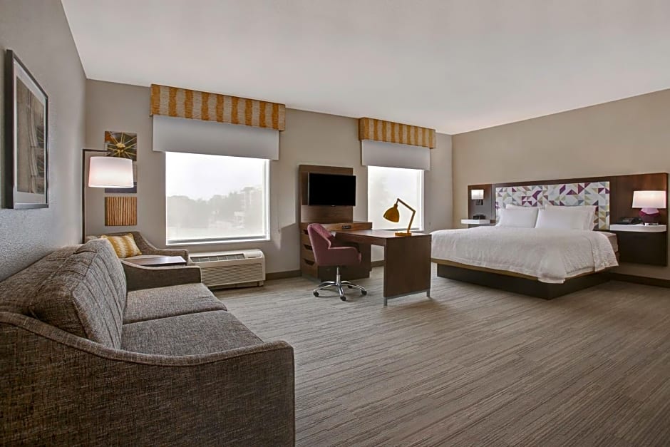 Hampton Inn By Hilton & Suites Dallas-Desoto