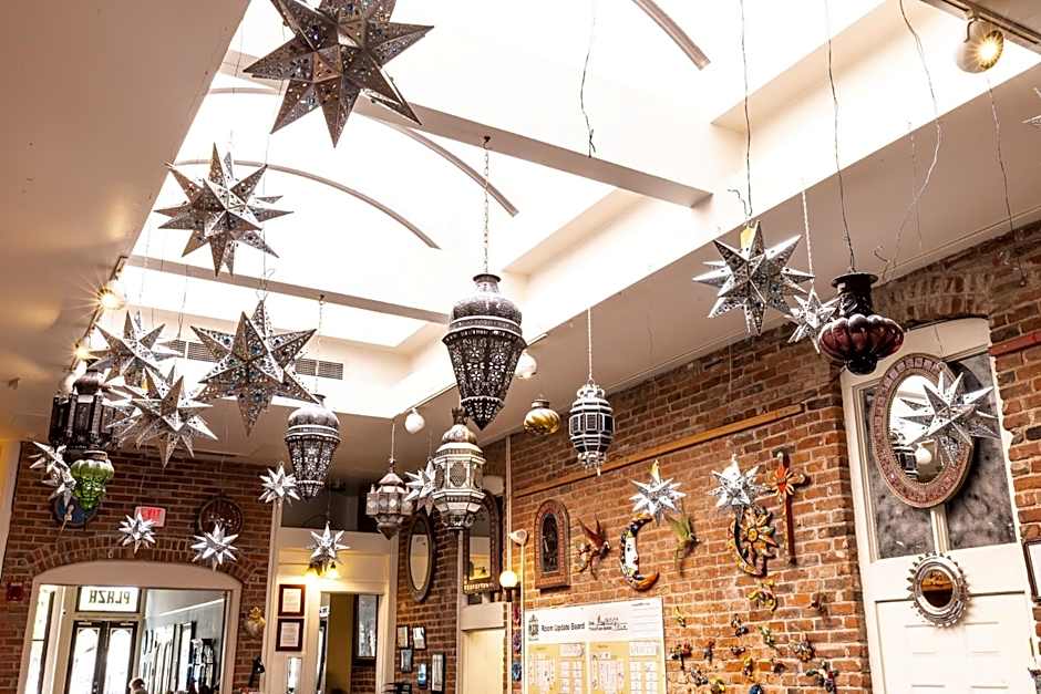 Historic Plaza Hotel