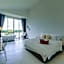 White Wall Riverfront Hotel