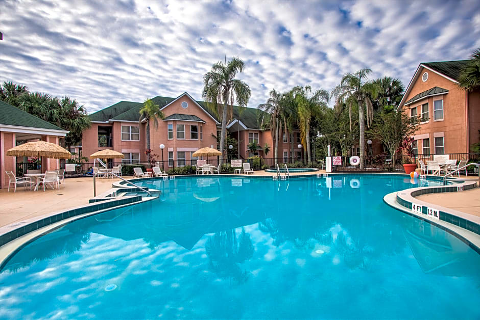 Palms Hotel and Villas