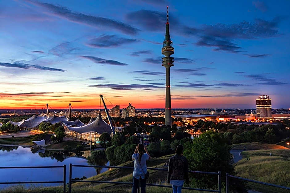 Holiday Inn - the niu, Fury Aschheim by IHG