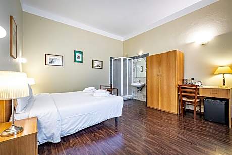 Double Room with Private External Bathroom