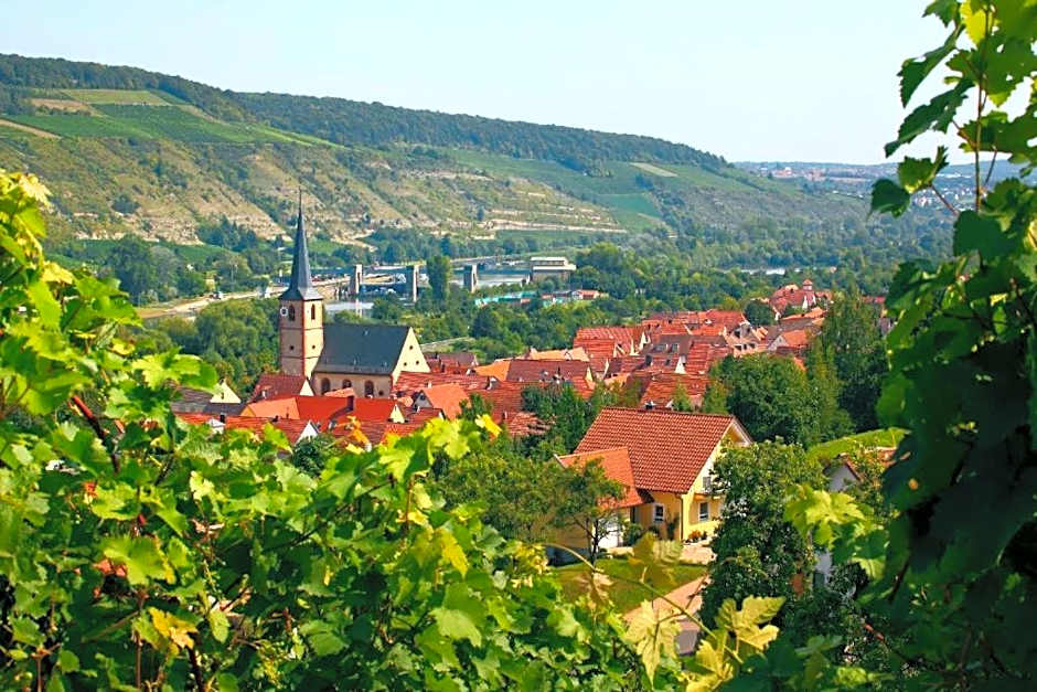 Hotel Müller Café & Wein - Mondholzhotel