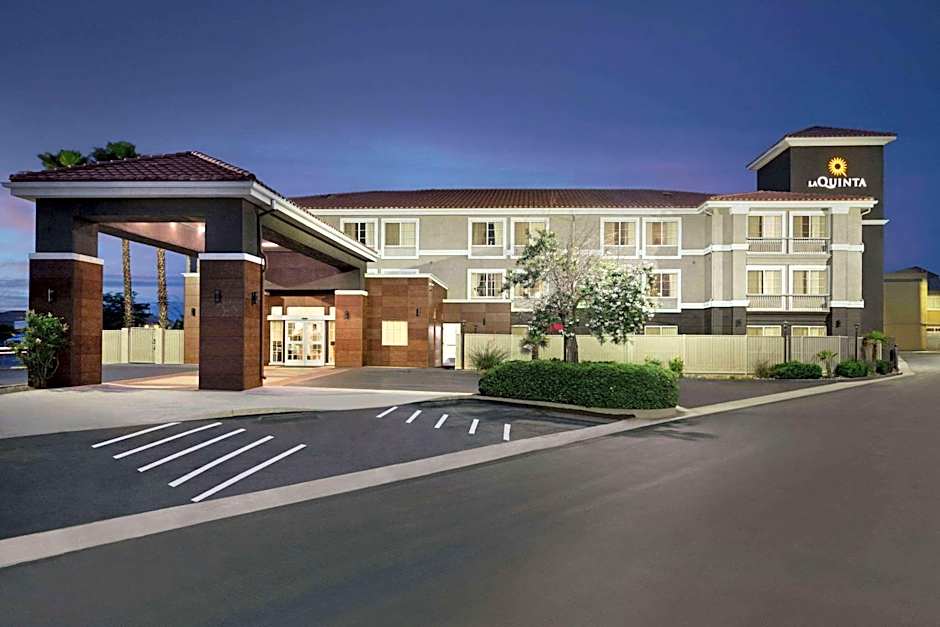 La Quinta Inn & Suites by Wyndham Hesperia Victorville