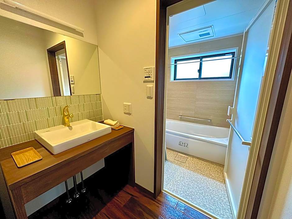 Inase Otsu Machiya Bed and Breakfast