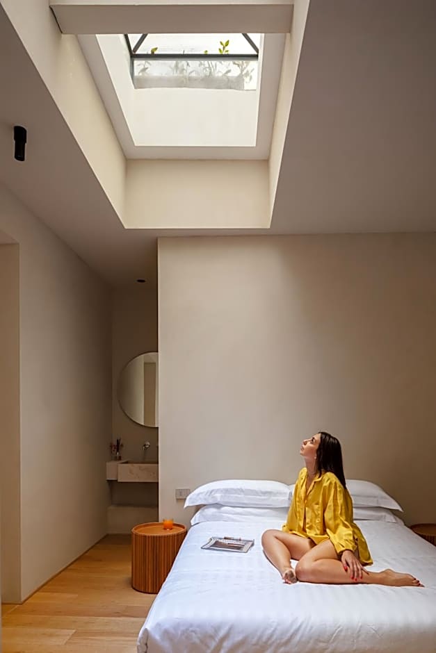 C10 Boutique Hotel