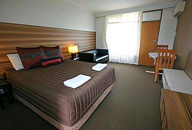 Red Cedars Motel