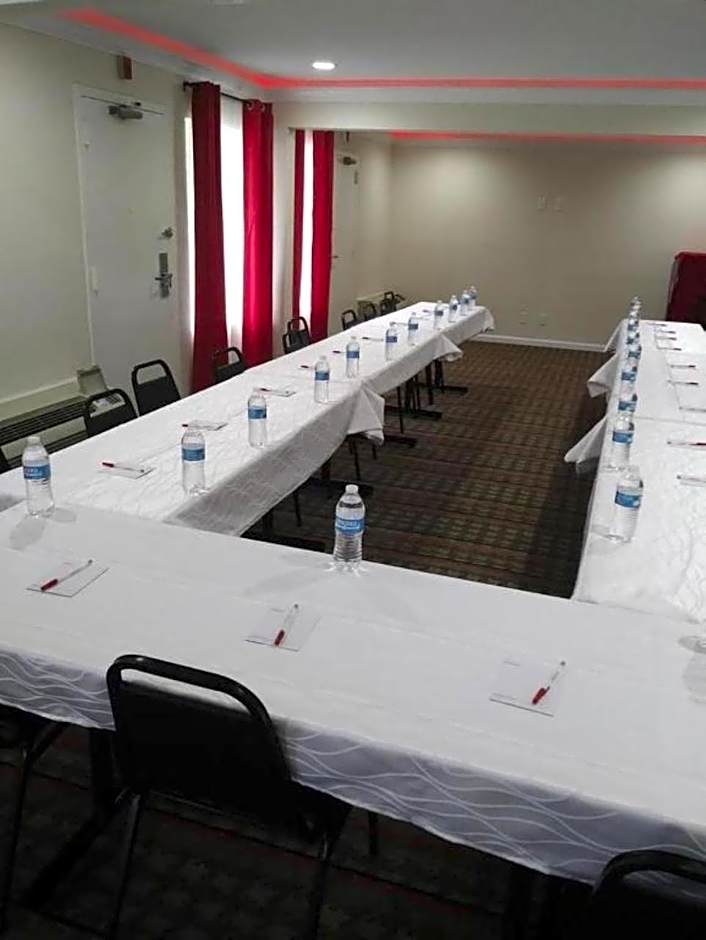 Clarion Pointe - Greensboro Coliseum Area